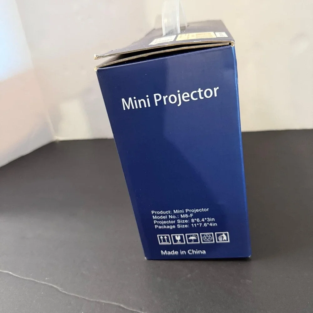 AuKing mini projector